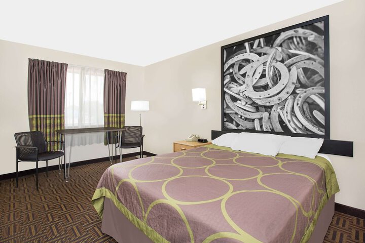 Room 7 of 19