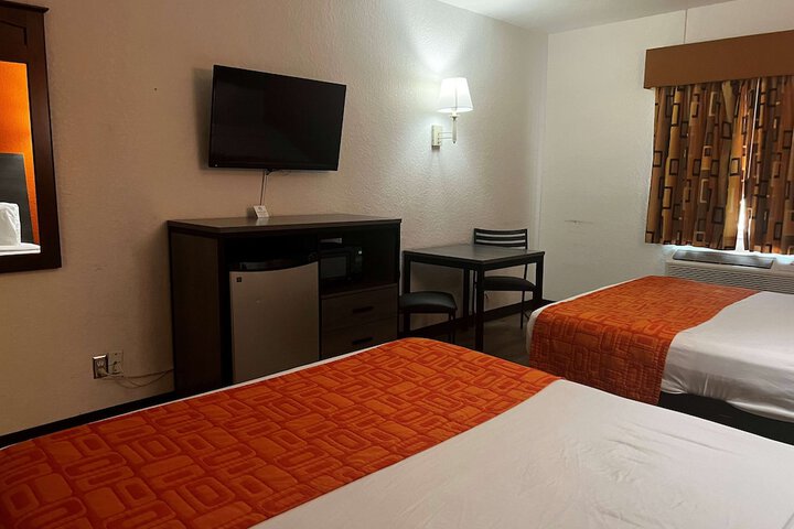 Room 9 of 29