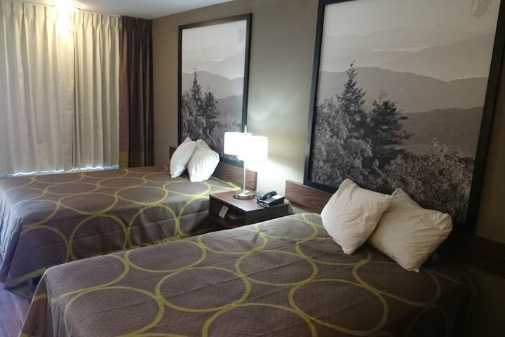 Room 10 of 21