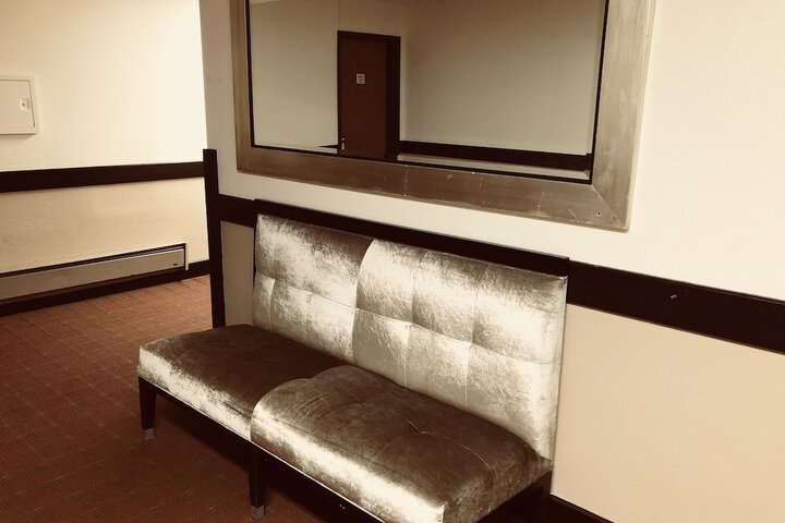 Ballroom/Hall 102 of 137