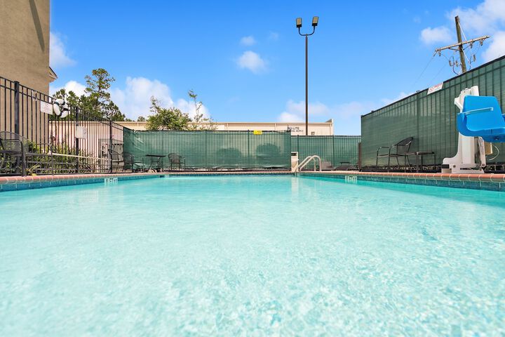 Pool 4 of 32