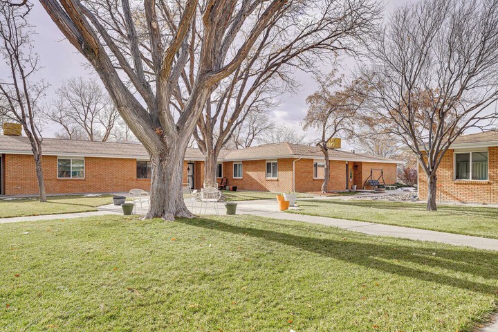 Downtown Delta Condo 34 Mi to Black Canyon!