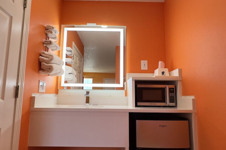 Room 12 of 26