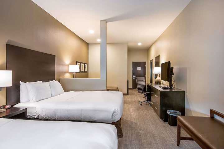 Room 32 of 50