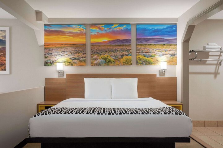 Room 27 of 30