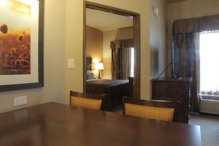 Teddys Residential Suites Watford City