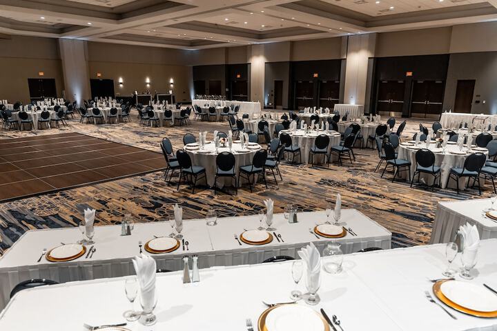 Ballroom/Hall 41 of 63
