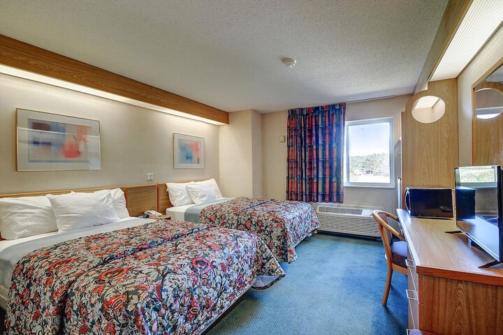 Room 9 of 19