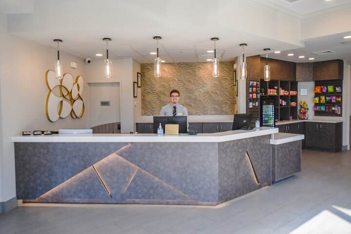 Euro Suites Hotel