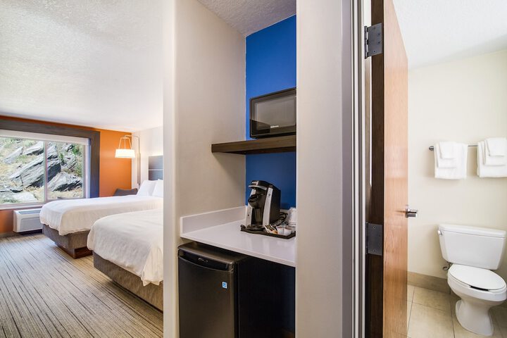 Room 33 of 58