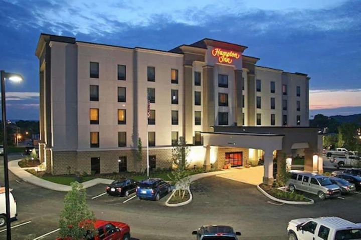 Hotel 2 of 52