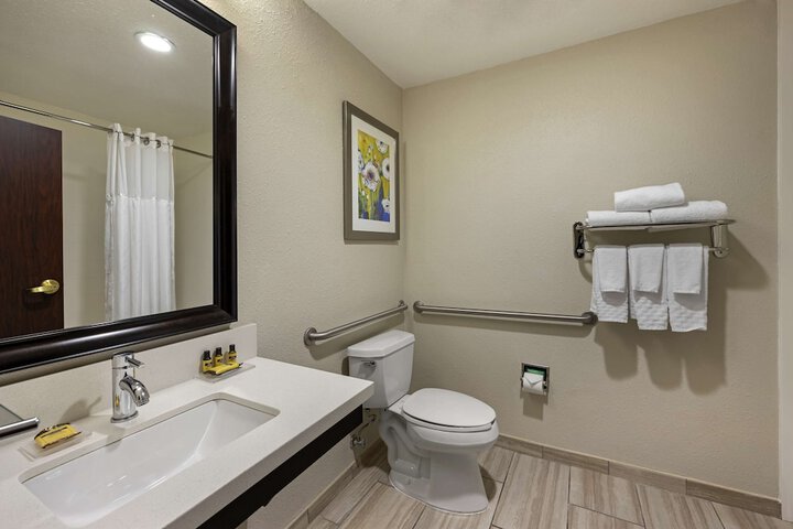 Room 14 of 28