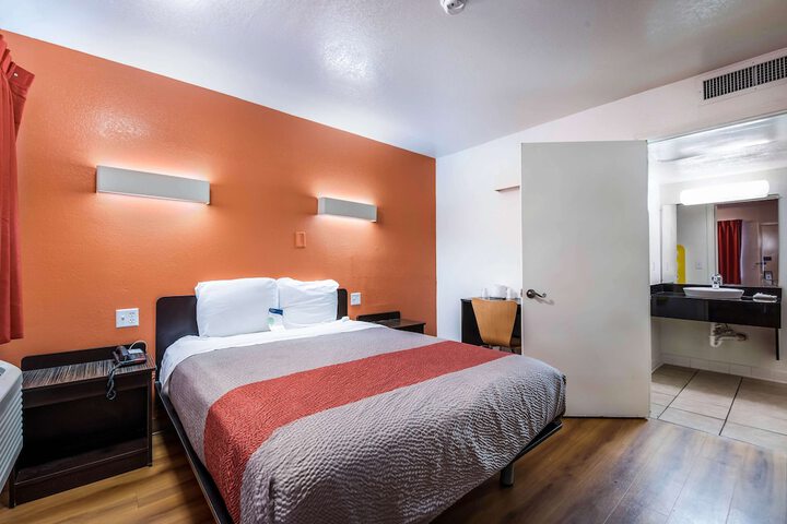 Room 35 of 57