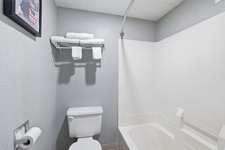 AmericInn by Wyndham White Bear Lake St. Paul