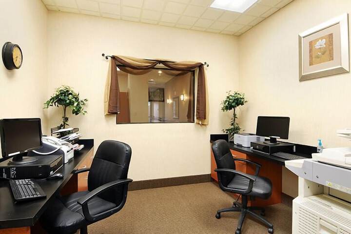 Business Center 29 of 30