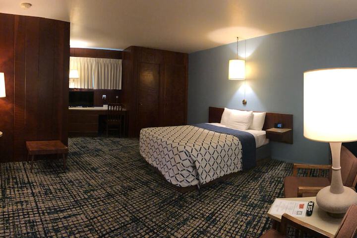Room 35 of 51