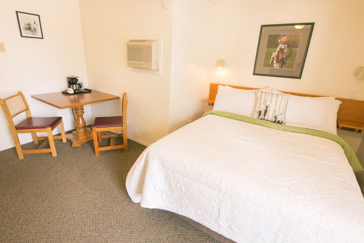 Room 28 of 53