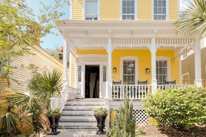 111 Waldburg street Beautifully Renovated Historic 5 bedroom 5 bath