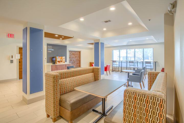 Holiday Inn Express & Suites Gulf Shores by IHG