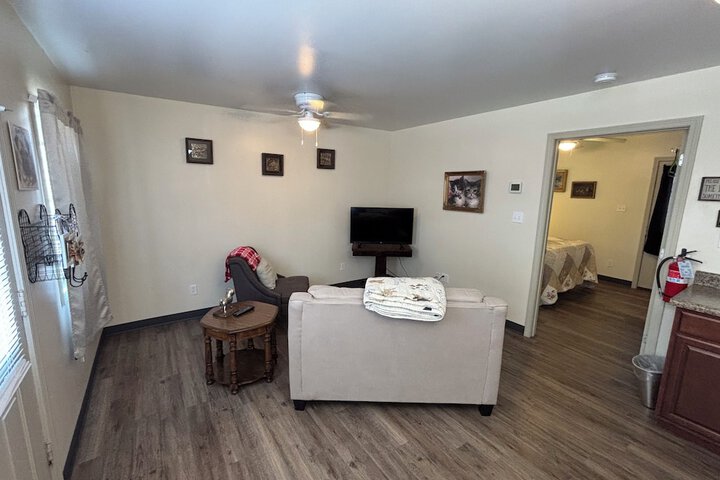 Hermann Crown Suites
