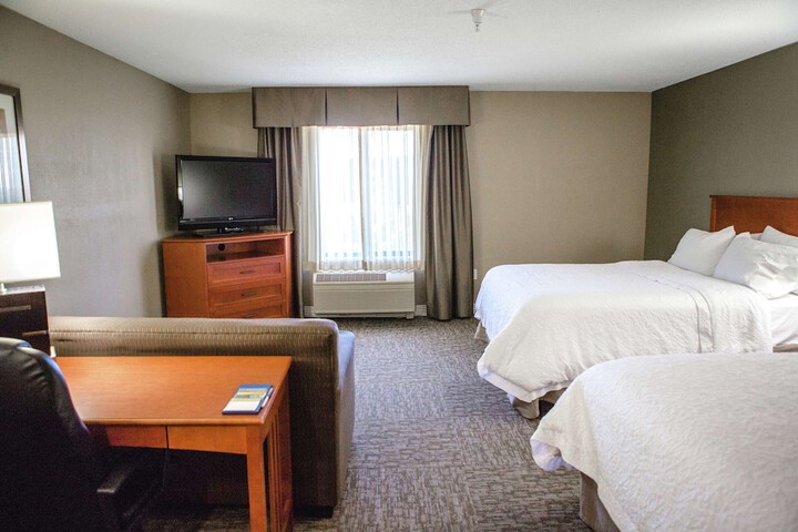 Room 9 of 25
