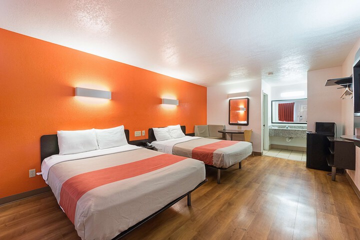 Room 21 of 35