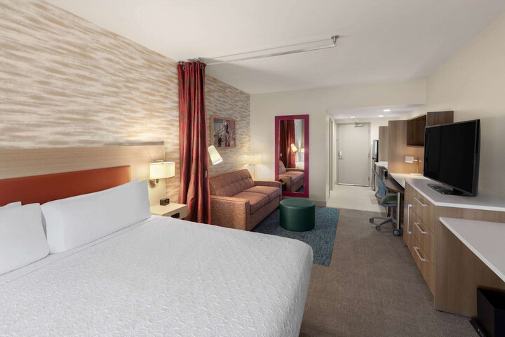 Room 15 of 37