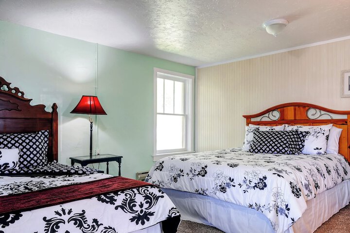 Charming Tropic Home by a Farm: Near Bryce Canyon!