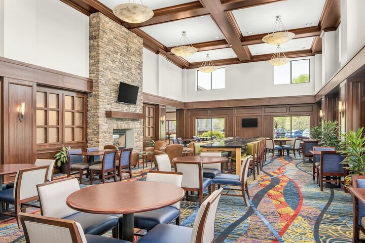 Holiday Inn Express & Suites Wilmington-Newark by IHG