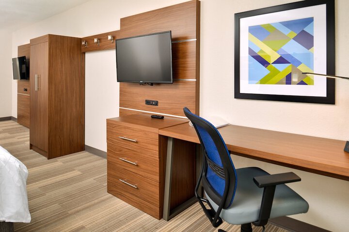 Room 17 of 45