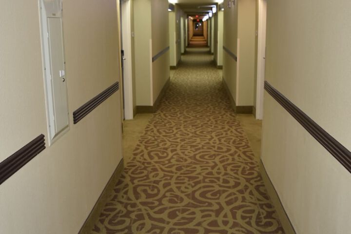 Ballroom/Hall 31 of 36
