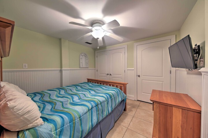 Manteo Waterfront Resort Home w / 30-ft Dock!