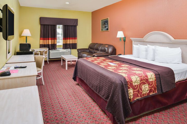 Room 14 of 23