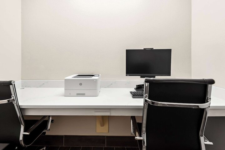 Business Center 66 of 66