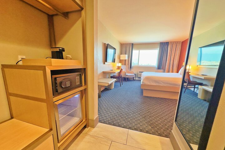 Room 72 of 168