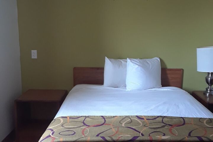 Room 9 of 21