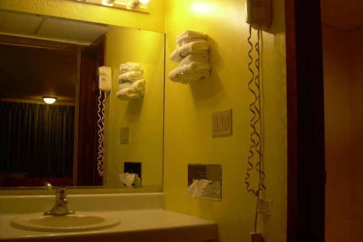 Room 17 of 24