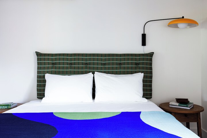 Room 49 of 65