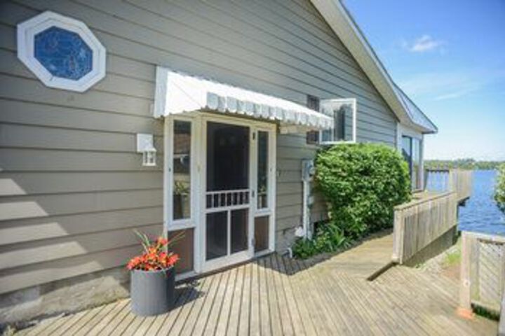 Shorehill Cottages on the Water