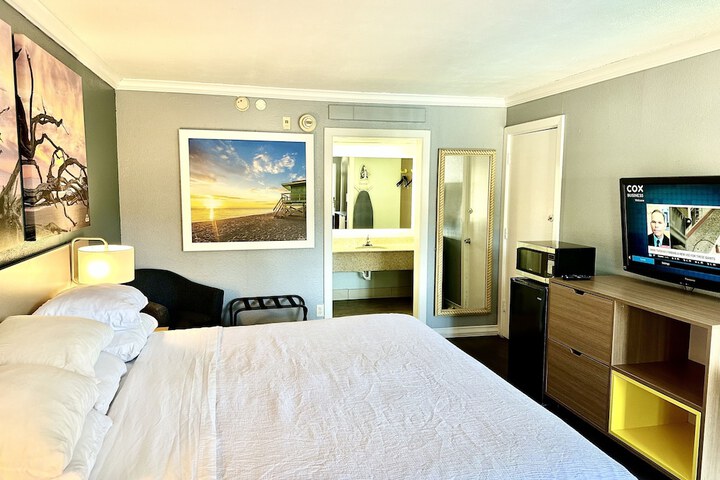Days Inn by Wyndham Pensacola - Historic Downtown