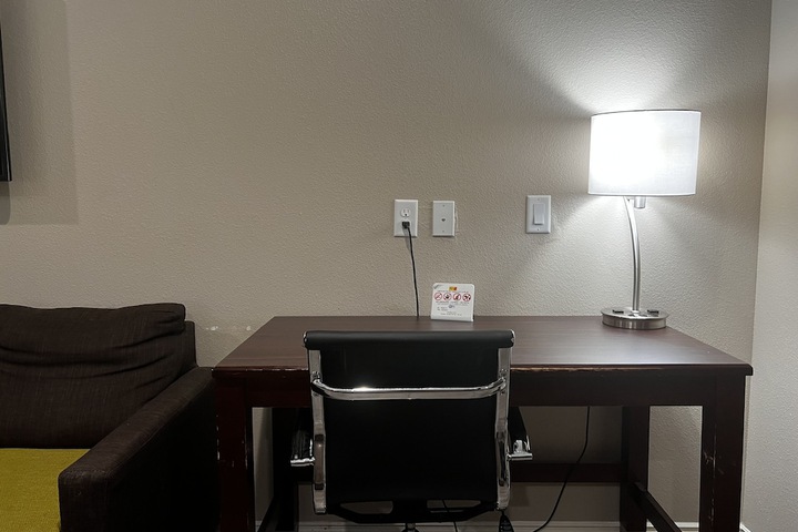 Room 12 of 38