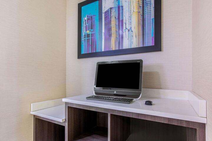 Business Center 29 of 30