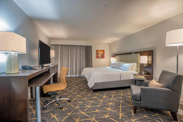 Room 36 of 77
