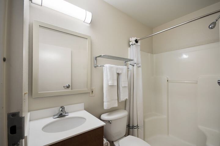 HomeTowne Studios by Red Roof Seattle - Kent / Des Moines