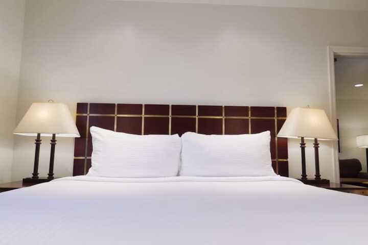 Room 19 of 64