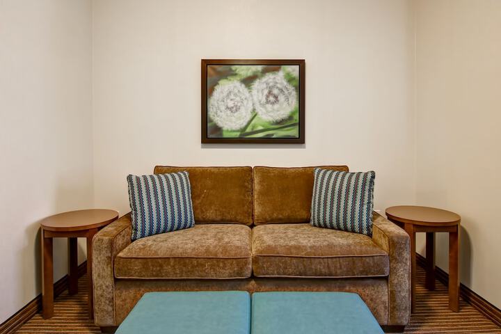 Room 27 of 36