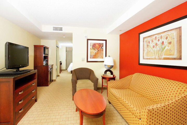Room 13 of 33