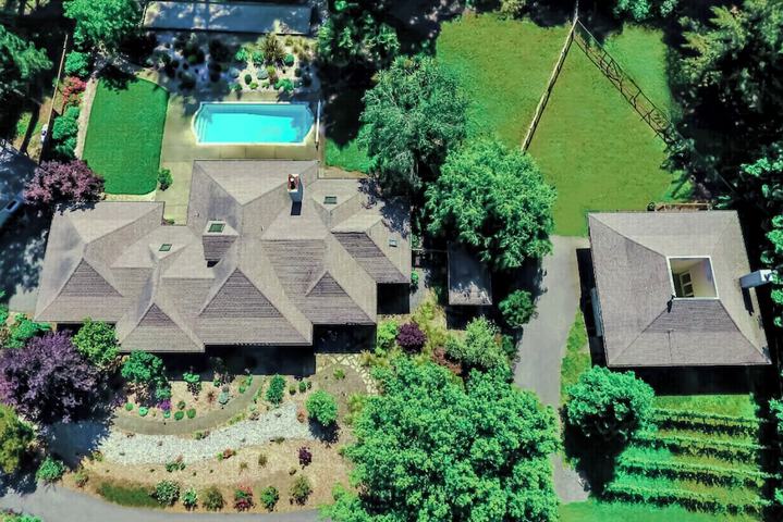 Zegarra Estate