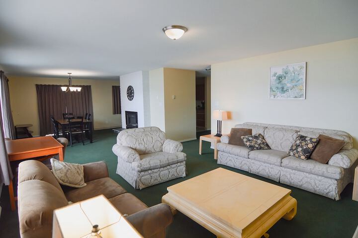 Shoreline Resort