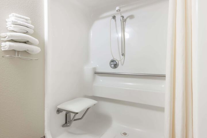 Room 10 of 15